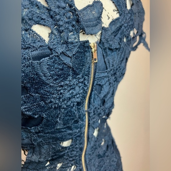 222. Romeo + Juliet Couture Navy Cut-Out Bodycon Dress S - Picture 5 of 8